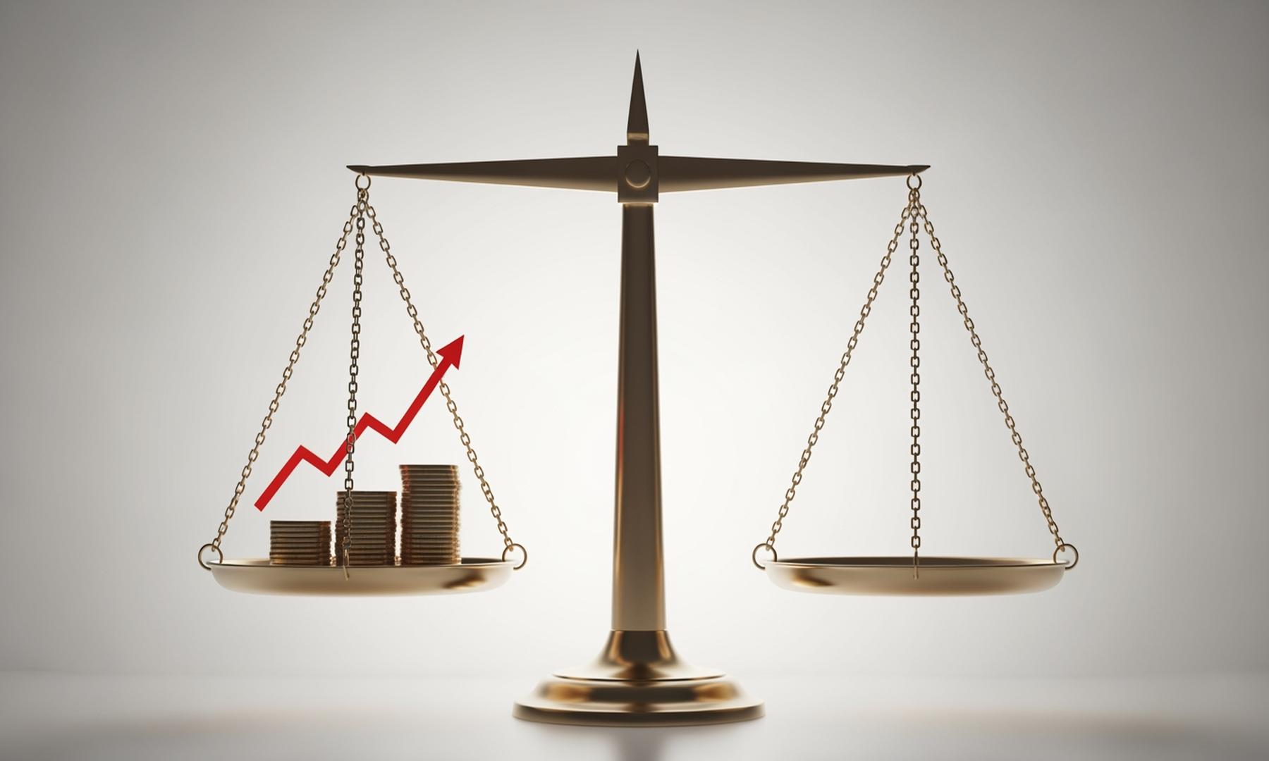 UK Government Faces Political Pressure as Energy Bills Rise Despite Falling Wholesale Prices