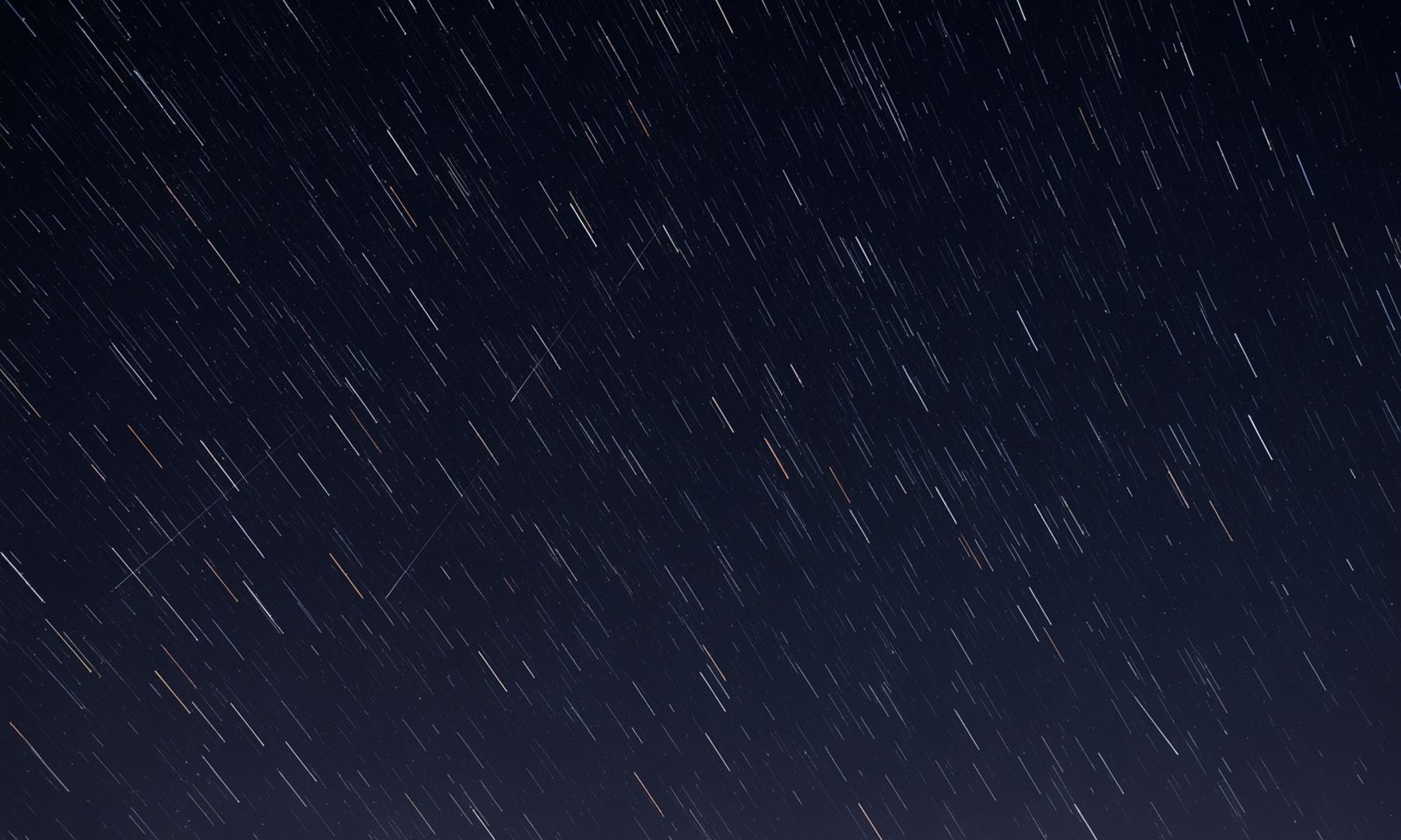 Leonid Meteor Shower Promises Spectacular Display Under Moonless Skies