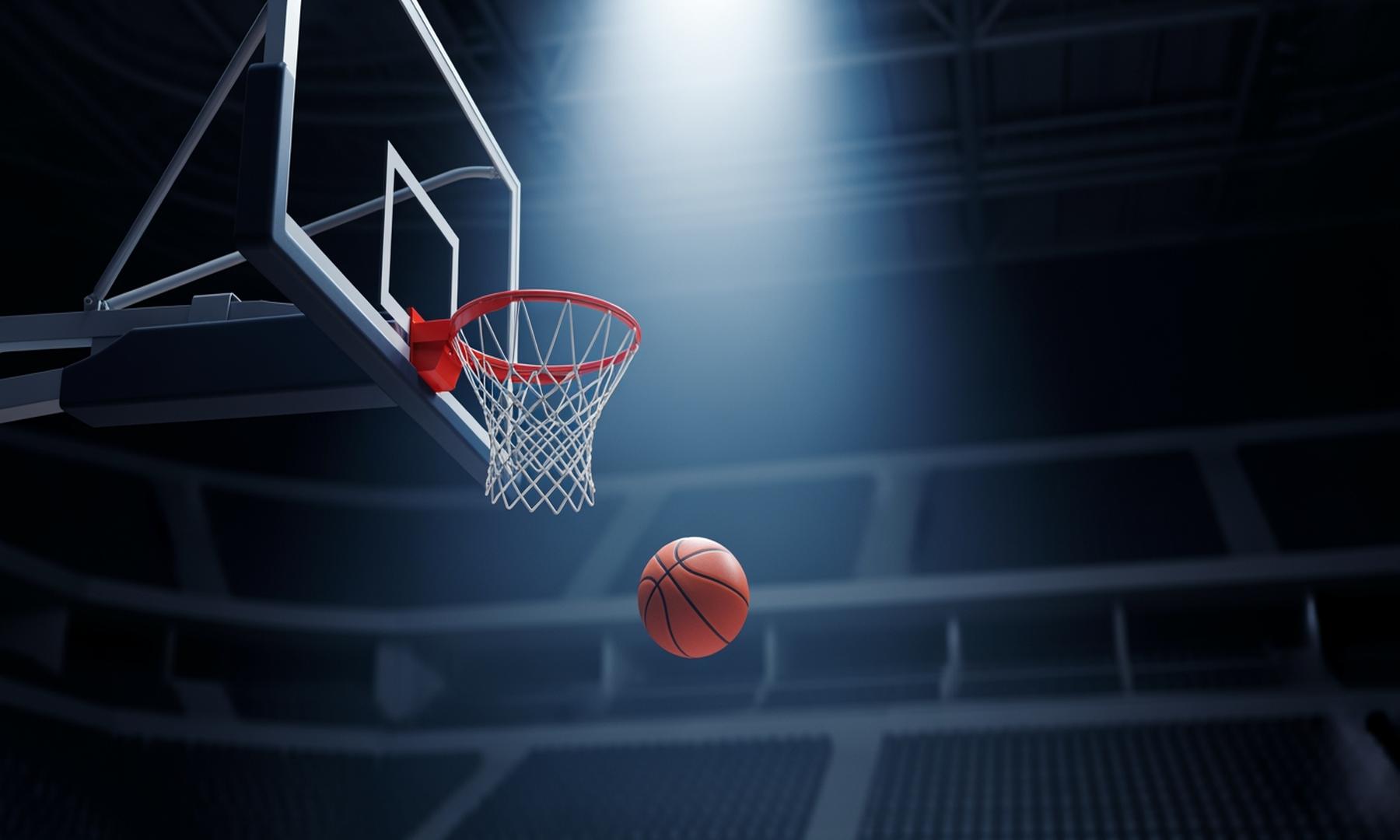 Giannis Antetokounmpo Leads Milwaukee Bucks to Victory with Buzzer-Beater Against Indiana Pacers