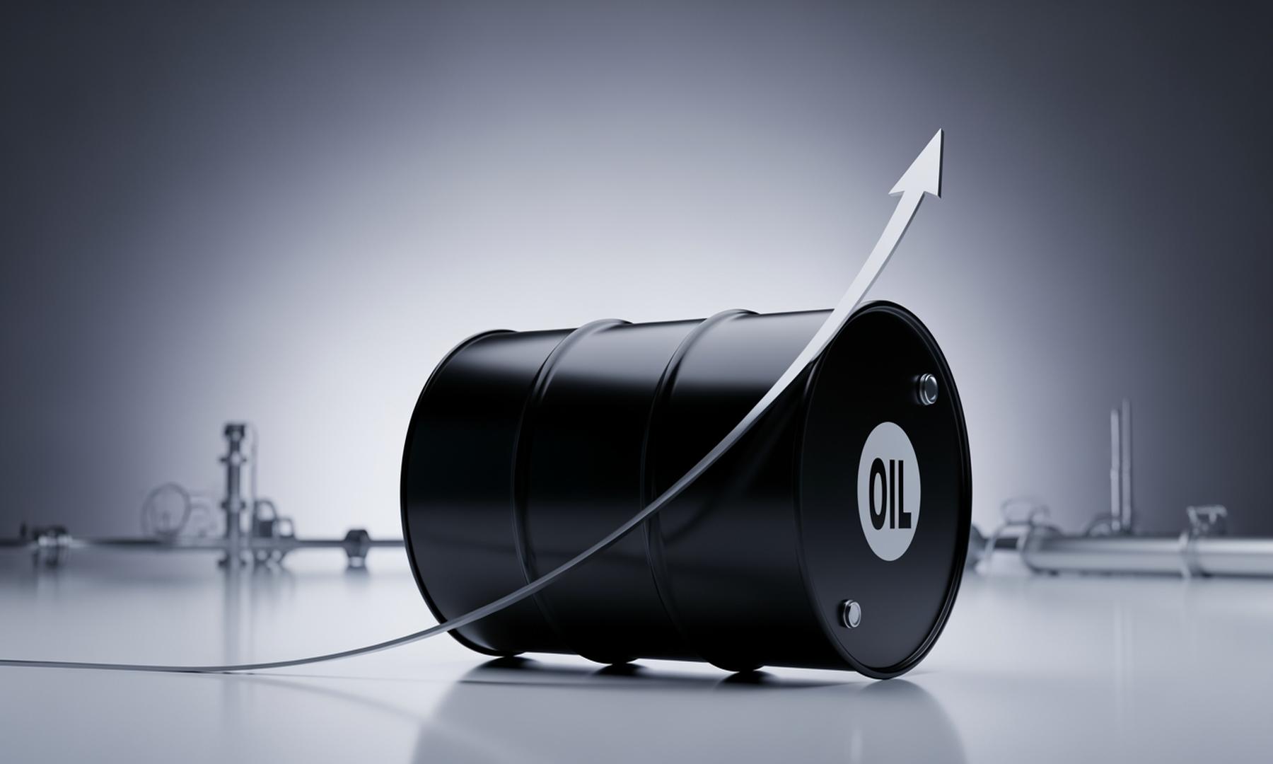 Oil Prices Edge Higher as U.S. Shutdown Talks Progress Amid Oversupply Concerns