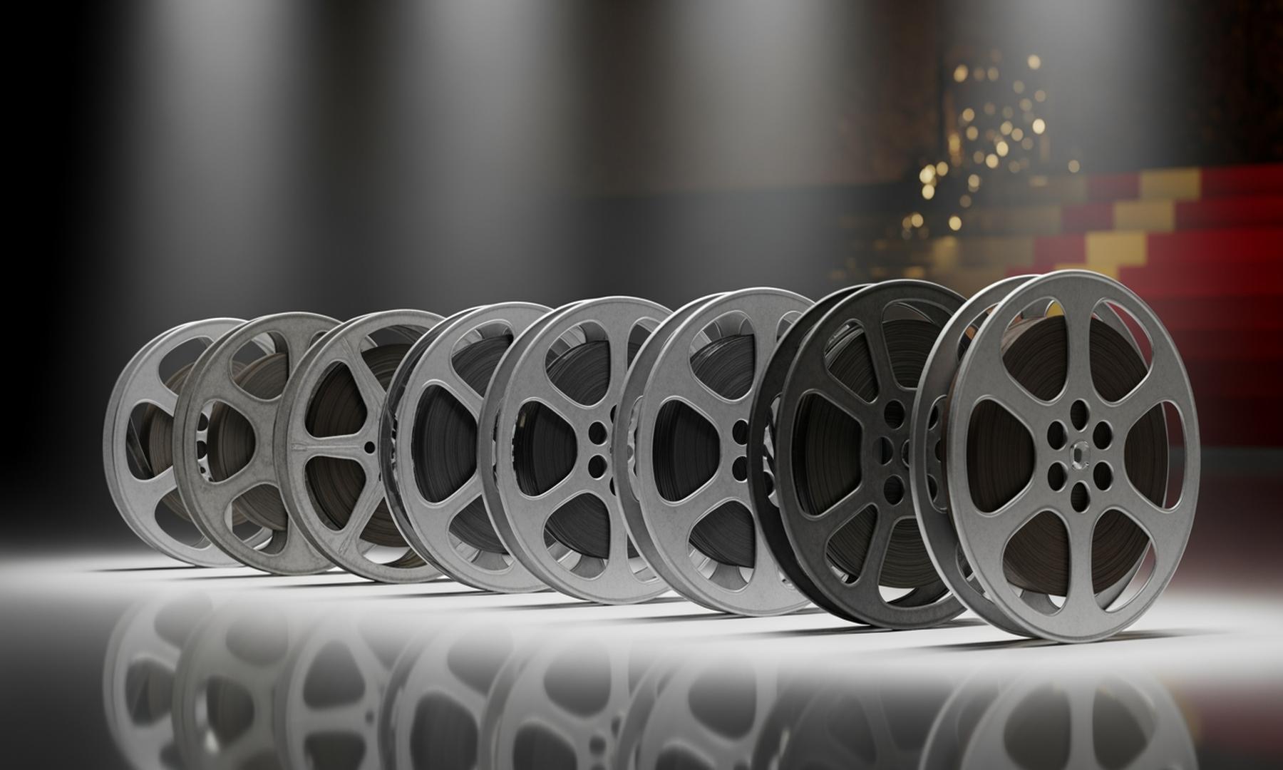 Streaming Platforms Introduce Seven New Movies in November 2025, Impacting Awards Season