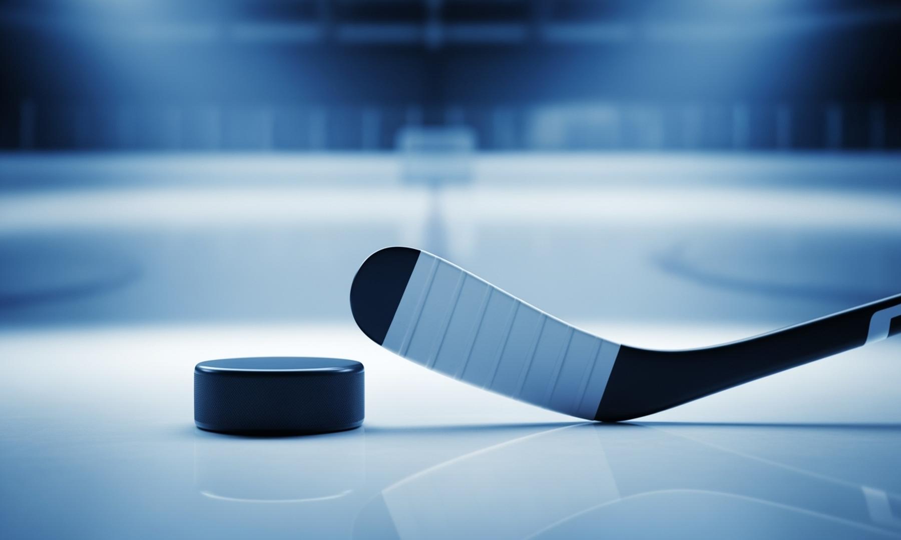 Blackhawks Trade Lukas Reichel to Vancouver for Draft Pick