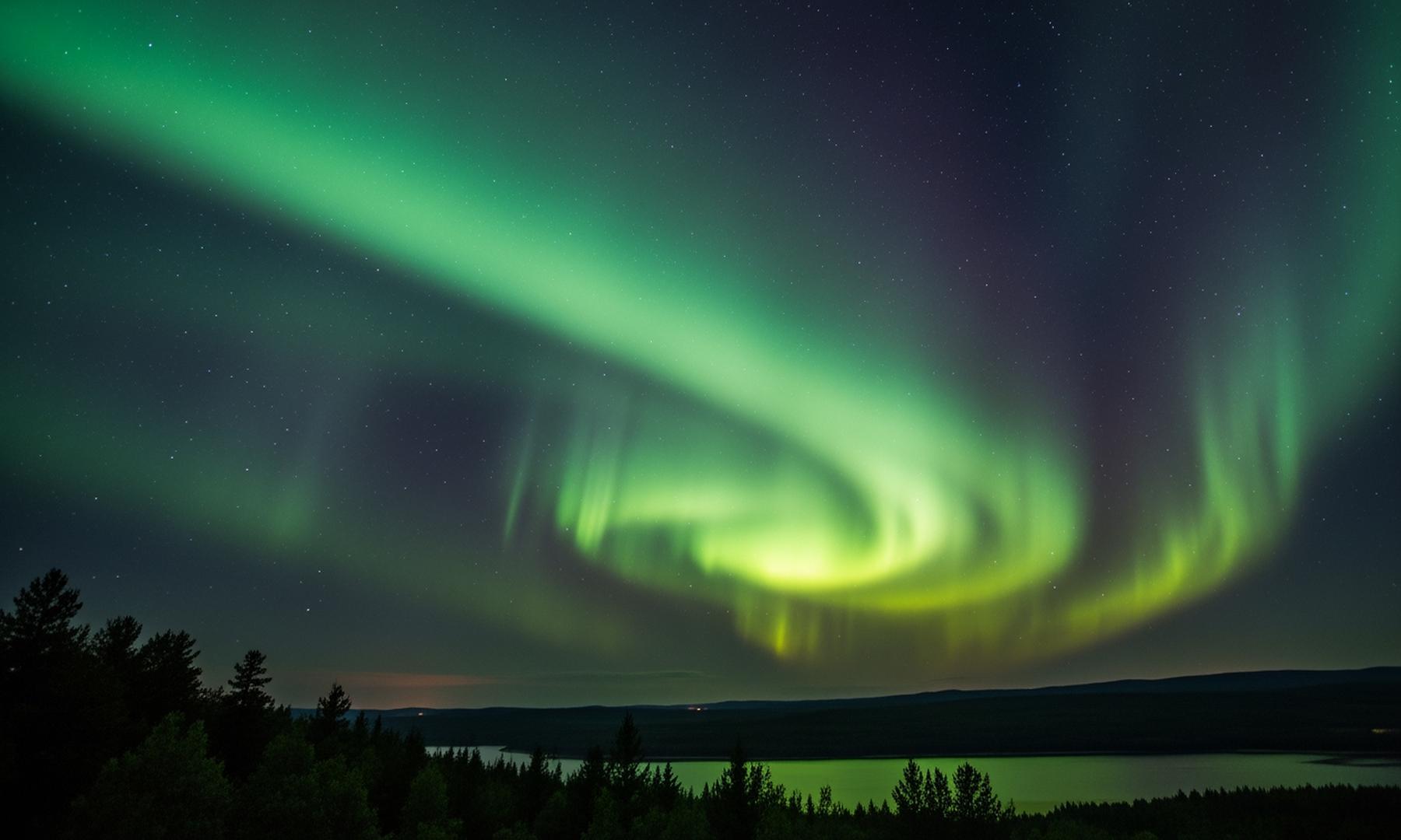 Geomagnetic Storm Brings Northern Lights to U.S. Skies