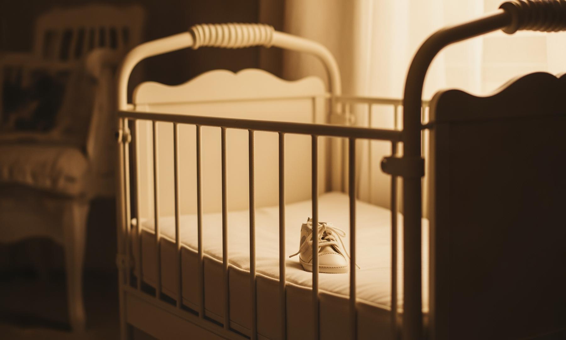 Sarah Snook and Dakota Fanning Explore Maternal Guilt in 'All Her Fault'